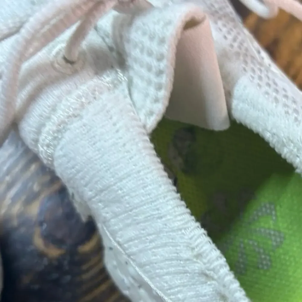 Nike White Sneakers Size 7.5